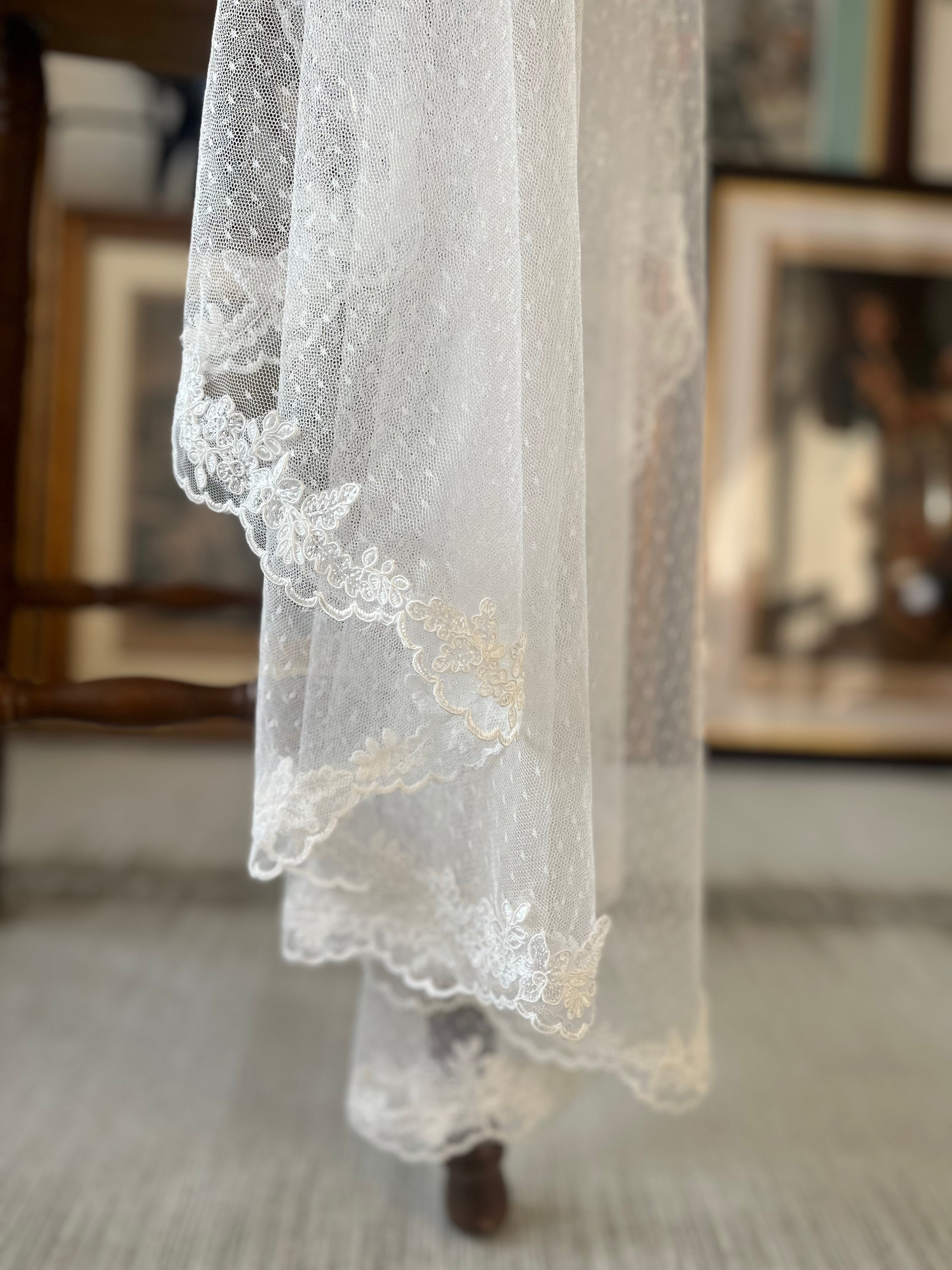 Vintage Polka Dot Lace Mantilla Bridal Veil