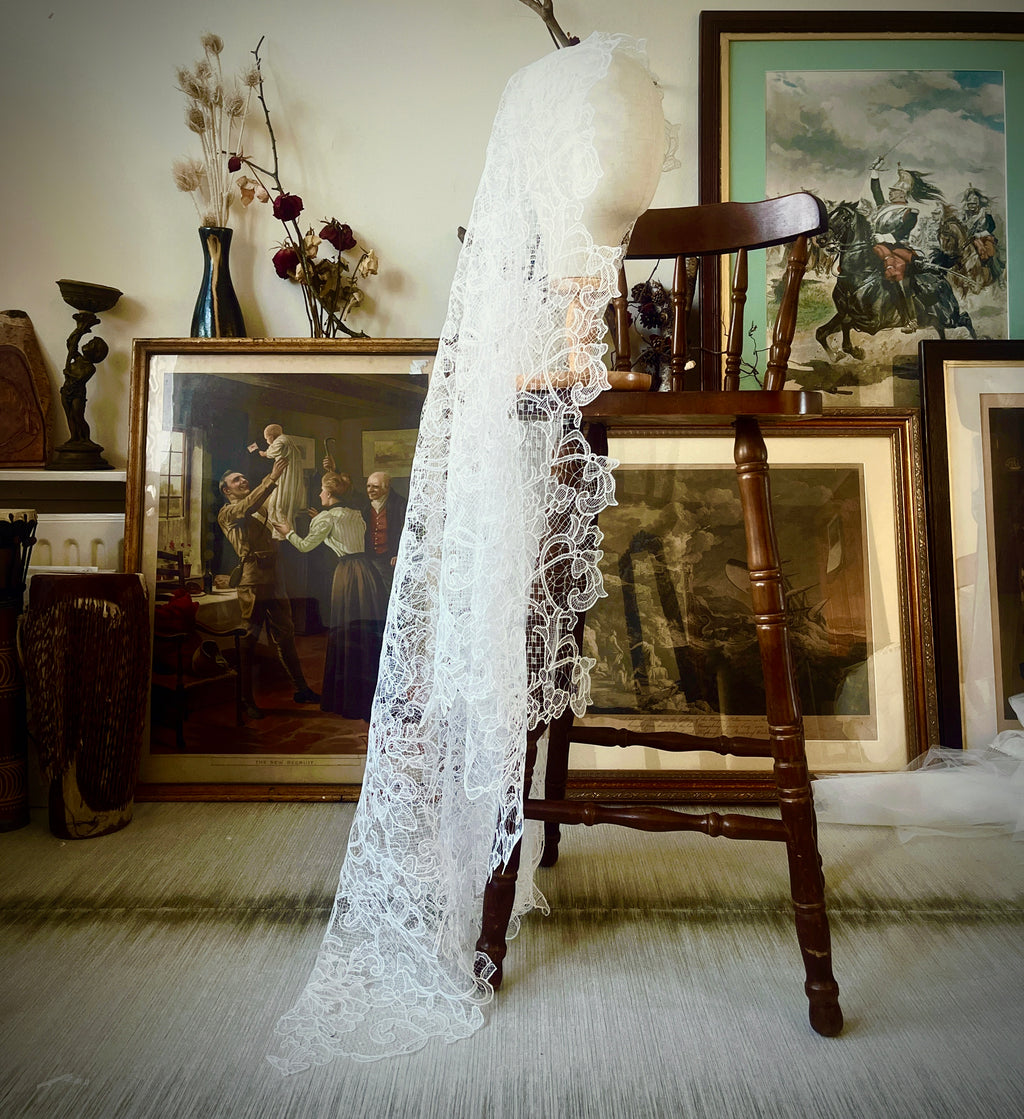 La Vigne — Guipure Lace Bridal Veil